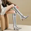 Botas Martin femininas transfronteiriças, tamanhos 34-46, botas de salto alto bico fino para outono e inverno, sola de borracha, antiderrapante, zíper traseiro, botas femininas versáteis plus size