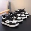 Zapatos Deportivos Infantiles 2026 Otoño/Invierno Nuevo Estilo Más Terciopelo Zapatos de Skate para Niños Zapatos Dobles de Algodón para Niñas Zapatos Casuales para Correr para Niños Medianos y Grandes