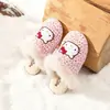 Chinelos femininos de algodão Hello Kitty, novo modelo de inverno 2026, chinelos de algodão fofos, quentes, antiderrapantes, para casa, para ambientes internos
