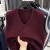 Colete com decote em V outono e inverno novo colete de malha sem mangas liso masculino suéter cor sólida meia-idade negócios base suéter