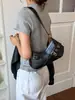 Bolsa de ombro feminina de nicho transfronteiriça estilo vintage moderna, bolsa de ombro texturizada versátil para o verão, estilo bolinho