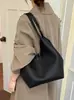 Bolso tote de otoño nuevo transfronterizo, gran capacidad, nicho coreano, sensación de lujo ligero de alta gama, bolso de hombro y cruzado versátil para mujer