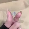 Anillo de cristal negro con estilo geométrico frío, diseño de nicho, personalidad de moda, sensación avanzada, anillo abierto, moda femenina popular en Internet.