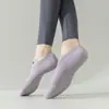 Calcetines de yoga antideslizantes profesionales algodón parte trasera sin talón desodorantes calcetines para trampolín interior calcetines deportivos de baile fitness para adultos damas