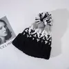 Gorro de punto cálido para mujer para otoño e invierno, estilo coreano, versátil, con patrón Fair Isle y pompón, y forro polar