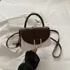 Elegante y estilosa bolsa pequeña para mujer, nueva y moderna moda 2026, bolso cruzado versátil, bolso de hombro tipo sillín sensación popular de internet