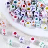 Cuentas de Letras de Colores con Fondo Blanco Acrílico de 6*6mm con Efecto de Goteo de Aceite, Cuentas Sueltas para Pulseras, Collares y Accesorios de Joyería Hechos a Mano DIY