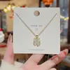 Colar da Sorte Cor de Pêssego Doce de Trevo de Quatro Folhas, Corrente de Clavícula Versátil de Moda de Luxo Leve Nicho, Pingente Elegante de Flor com Zircônia para Mulheres