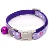 Al por mayor para mascotas pies lindos con collar de cascabel decoración de gato perro tracción exterior anti-pérdida collar de hebilla gris