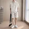 Conjunto de shorts de manga corta de color liso para hombre para el verano, estilo coreano, estilo japonés casual, versátil conjunto de dos piezas tipo POLO de corte holgado