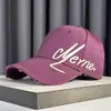 Gorra de Nuevo Estilo para Mujeres con Gran Circunferencia de Cabeza, Gorra de Béisbol Bordada con Ala Ancha, Protección Solar, Adelgazante de Rostro, Marca de Moda, Gorra de Pico de Pato con Visera Rígida para Hombres