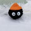Llavero pequeño de bola de carbón, colgante de peluche, diseño de Thousand y Chihiro Girl, bonito bolso escolar, muñeca de dibujos animados colgante, pequeño regalo.