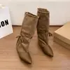 Estilo retrô empilhável emagrecedor 2026 Outono moderno versátil manga com cadarço botas de moda de Londres salto plataforma feminino