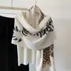 Elegante xale cachecol grande com estampa de leopardo, estilo vintage old money, fino para ombros, novo modelo 2026, pequeno xale para ambientes com ar condicionado, para mulheres
