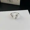 Anillo Abierto de Perlas Dobles Retorcidas para Mujer, Diseño de Nicho, Anillo de Dedo Índice con Circonita, Lujo Ligero, Sensación Elegante y de Alta Gama, Anillo Apilable
