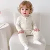 Mameluco de manga larga para bebé, ropa de primavera y otoño para recién nacidos, enterizo suave y cómodo para bebés, traje de gateo de color liso