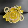 Anillo Grande Flor Vintage Estilo Palacio Versa para Mujer, Chapado en Oro, Cepillado a Mano, Incrustado con Circonio Cúbico, Anillo de Regalo Cultural y Creativo