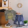 Conjunto de Colete de Moda de Verão para Meninos 2026 Novo Estilo de Verão Colete Sem Mangas com Letras Conjunto de Duas Peças Roupa da Moda para Bebês Meninos