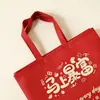 Bolsas da Sorte de Tecido Não Tecido Ano do Cavalo 2026 em Estoque Bolsas Tote de Tecido Não Tecido Vermelho Bolsas de Presente de Ano Novo Bolsas para Tabaco e Álcool