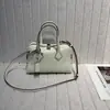 Bolso de Mano Pequeño Victoria de Venta Caliente Transfronteriza, Bolso Boston de Cuero de Vaca Moda Retro, Bolso Cruzado Versátil para el Día a Día
