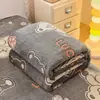 Juego de sábana y manta con forro polar y grosor extra, cálido de invierno, terciopelo de leche, diseño lindo y temático de dibujos animados, un juego de tres piezas