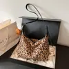 Bolso de Mano Estampado de Leopardo para Mujer 2026 Nuevo Estilo Moderno Lujo Ligero Nicho Sensación de Alta Gama Bolso de Hombro Único Bolso Tote de Moda para el Trabajo y el Viaje