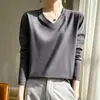 Nuevo modelo otoño temprano 2026, suéter de punto de algodón puro con cuello en V, manga larga para mujer, color liso, suéter holgado, top base
