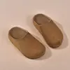 Mules femininas de veludo retrô, bico fechado, para calçar e tirar facilmente, para usar ao ar livre, novos sapatos masculinos de mola-verão, sola macia, estilo Birkenstock, sapatos preguiçosos