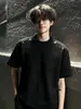 Camiseta de Verano para Hombre, Estilo Americano Juvenil, Bordada, Peso Pesado, Manga Corta, Cuello Pequeño y Hombros Normales, Manga Media Desestructurada Cleanfit