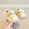 Sapatos para Bebês Meninos Sapatos Primavera e Outono Novo Bebê Solado Macio Meninas Biqueira de Concha Sapatos de Lona Casuais para Crianças Pequenas Sapatos Esportivos