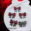 Accesorios de Estilo Oscuro Estilo Europeo y Americano Mariposa Negra Pistola Cruz de Rosa Colgante Pulsera de Cuentas DIY Collar