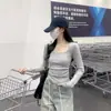 Camiseta Gris Elegante Versátil para el Trabajo Cuello Cuadrado Manga Larga Primavera 2026 Nuevo Simple Color Sólido Top Básico