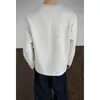 26 Nuevo Modelo Primavera y Otoño, Longitud Extendida, Tallas Grandes, Algodón Chino, Cuello Redondo, Camiseta de Manga Larga para Hombre, con Diseño Desestructurado, Bordado de Remaches Segmentados