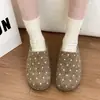 Zapatillas de plataforma de algodón con lunares de moda para interior/exterior para mujer 2026 Invierno sin cordones cálidas con forro de felpa de punta cerrada de algodón