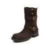 Botas western artísticas reversíveis 2026 com fivela de cinto com rebite, couro de camurça bovina, salto médio bloco, bico redondo, botas curtas de couro genuíno