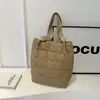 Bolso tipo bandolera de moda Ins coreano de gran capacidad para mujer 2025 Nuevo de invierno Plisado Acolchado Bolso Nube Bolso de hombro