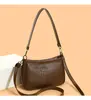 Bolsa de mão feminina transfronteiriça, estilo retrô europeu e americano, bolsa tote de alta qualidade com padrão de crocodilo, adequada para o trabalho, uso casual e versátil para carregar no ombro, transversal ou sob o braço