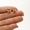Aretes de acero inoxidable estilo bosque de primavera para niñas, con diseño de insecto, mariposa y abeja, sencillos y frescos, aptos para perforar el cartílago de la oreja, en stock