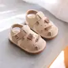Sandalias Cerradas Lindas con Forma de Oso para Bebés y Niños Pequeños, Zapatos de Dibujos Animados Antideslizantes de Suela Suave que Chirrían para Niños y Niñas, Moda de Verano