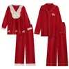 Pijama de casal em gaze dupla, coleção primavera e outono, cor vermelha, estilo masculino com gola de lapela, estilo feminino com gola redonda, mangas compridas e calças compridas, um novo conjunto de roupa de casa para casamento