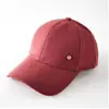 Boné de Beisebol com Logo de Metal em Letras e Teto Rígido para Outono e Inverno, Simples, Casual, Versátil, Proteção Solar, Boné Bico de Pato para Casais