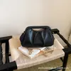 2026 Nuevo Bolso Cuadrado Pequeño Versátil de Color Sólido con Textura de Lujo Ligero, Bolso Cruzado con Cadena para Mujer