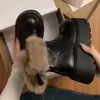 Botas de Suela Gruesa que Aumentan la Altura y Hacen que las Piernas se Vean Más Largas, Nuevo Estilo Otoño e Invierno 2025, Botines Cortos Cálidos Peludos Versátiles Retro para Uso en Exteriores