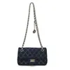 Bolsa de ombro estilo coreano minimalista em jeans azul com decoração de laço de tecido, bolsa tote leve para armazenamento