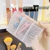 Caja de almacenamiento de pared de tres compartimentos para puertas de gabinete de espejo, baño sin taladro, transparente, simple, caja divisoria para lápiz labial y cosméticos