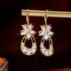Estilo Francés Retro de Lujo Ligero Moda de Alta Gama Pendientes de Gancho con Borla de Flor y Hoja Tachonados con Diamantes Pendientes Únicos y Versátiles para Mujer