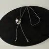 Elegante y Exquisito Collar Largo de Flor Estéreo de Perlas Blancas con Borla, Gargantilla Ajustable con Cordón