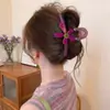 Elegante pinza de garra floral para peinado semi-recogido, nuevo modelo 2026 para mujer, pinza de tiburón de tamaño mediano para la parte trasera de la cabeza, accesorio para el cabello