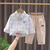 Conjunto de Dos Piezas de Camisa de Manga Larga para Niños Primavera y Otoño 2025 Nuevo Estilo Cuadros Cabeza de Oso Conjunto de Otoño para Niños Conjunto de Dos Piezas para Bebé de Manga Larga