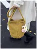 Otoño e Invierno Nuevo Retro Felpa Versátil Bolso de Hombro Gran Capacidad Bolso Cubo Nicho Casual Bolso Cruzado